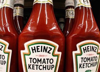 L’etichetta del ketchup Heinz? Portava su un sito porno