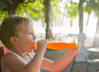 Meno bevande zuccherate? Sale il colesterolo buono nei bambini