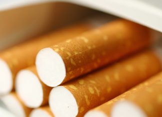 Francia, addio ai pacchetti di sigarette brandizzati