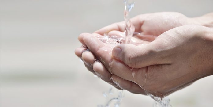 acqua mano