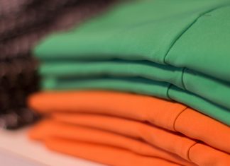 Greenpeace: l’aria nei negozi di abbigliamento è mille volte più inquinata che fuori