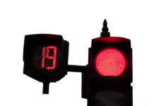 Arrivano i semafori contasecondi, ma se la prendono comoda