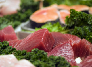 Ecco cosa si rischia se si mangia tonno avariato
