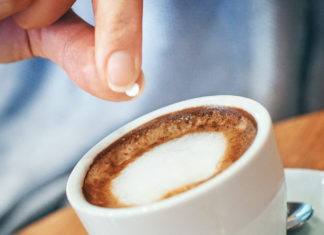 Aspartame, convinti che è dietetico? No, fa ingrassare