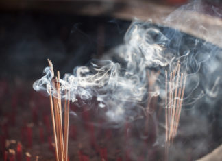 Cosa si nasconde dietro al profumo di incenso?