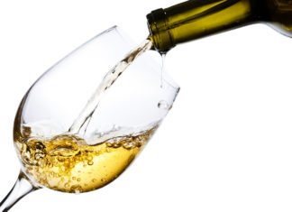 Perché dopo un bicchiere di vino bianco arriva il mal di testa?