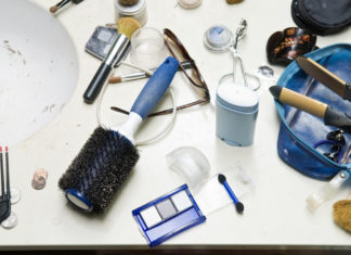 16 cosmetici al giorno e l’esposizione ai contaminanti aumenta fino a 30 volte