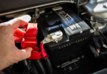 Quarantena, lo stop prolungato può rovinare la batteria dell’auto? Risponde l’esperto