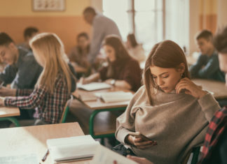 Il Miur ha detto sì al cellulare in classe