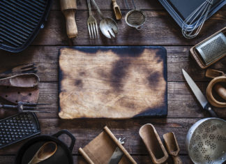 Legno, silicone, plastica, qual è il materiale migliore per gli utensili da cucina?