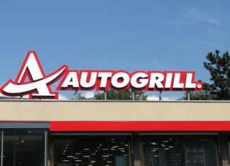 Autogrill stop alle uova da galline in gabbia (ma tra 6 anni)