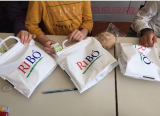 “Io non spreco”, a Bologna il sacchetto a scuola per portare a casa il cibo avanzato