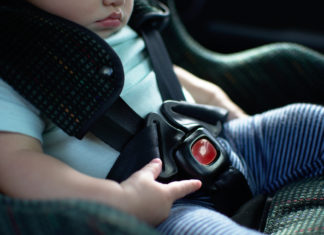 Seggiolini bimbi anti abbandono, è tutto da rifare