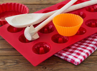 Stampi in silicone, il test choc: troppe sostanze pericolose migrano nei cibi STAMPI IN SILICONE