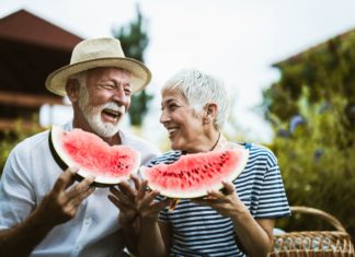 La dieta giusta per arrivare in forma alla prova costume? Occhio ai falsi miti dieta