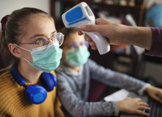 Certificati e tamponi, come si rientra a scuola: E ora è via libera al test rapido in classe