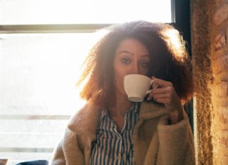 Caffè la mattina a stomaco vuoto? Pessima idea: può aumentare lo zucchero nel sangue