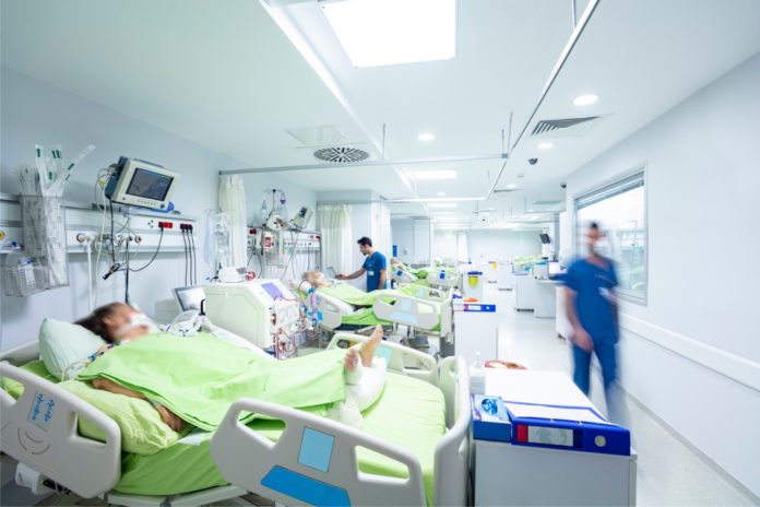 intensive-care-in-the-hospital-covid19-picture-id1217878707