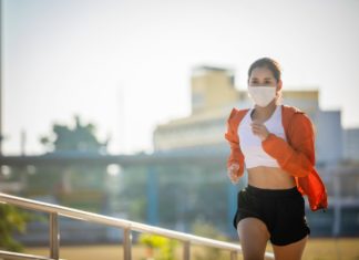 Lo studio dell’Università di Milano: va bene indossare la mascherina durante esercizio fisico intenso sport mascherina