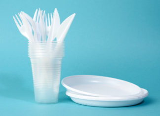 Pfas a mensa, il sottosegretario Floridia: “Abbandoniamo l’usa e getta” PFAS COMPOSTABILE