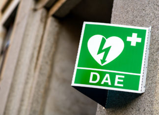 Defibrillatori obbligatori, cosa dice davvero la legge sul primo soccorso DEFIBRILLATORE