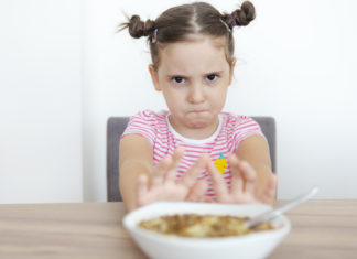 Lo studio: i bambini sono ingenui mangiatori di carne BAMBINI