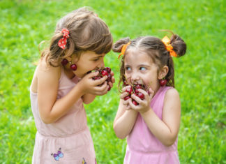Ciliegie, ecco perché fanno così bene: tutti i benefici di questo frutto gustoso ciliegie