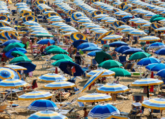 Spiagge, a giugno sotto l’ombrellone aumenti del 6% SPIAGGE OMBRELLONE AUMENTI