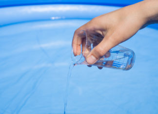 Piscina, come abbassare il pH dell’acqua senza utilizzare prodotti chimici PISCINA PH