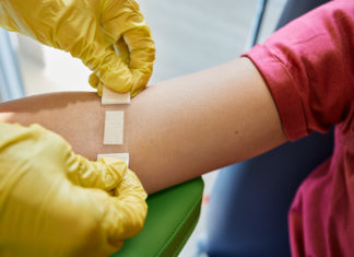 Come gestire la paura dei bambini durante gli esami del sangue bambini