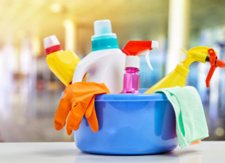 Guida ai detergenti domestici: quando sono nocivi, chi è più esposto e quali accorgimenti adottare LILIAL DETERSIVI