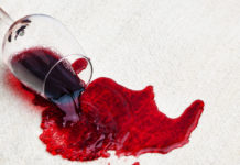 Vino, sequestrati 2,5 milioni di litri falsamente etichettati come Dop e Igp vino