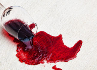 Vino, sequestrati 2,5 milioni di litri falsamente etichettati come Dop e Igp vino