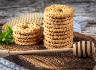 Il miele? Quanto basta per nascondere lo zucchero in biscotti & Co. MIELE