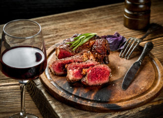 La carne rossa fa male… Un bicchiere di vino è consentito… 5 miti alla prova MITI