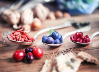 Superfood o supermarketing? I 10 cibi più “spinti” dall’industria alimentare SUPERFOOD