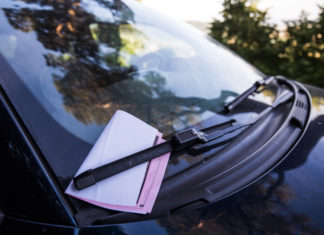 Parcheggio in doppia fila: quali sono le sanzioni e in quali casi è consentito parcheggio in doppia fila
