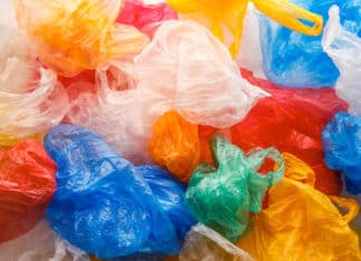 Plastica: il 30% delle buste per la spesa sono (ancora) fuorilegge PLASTICA BUSTE