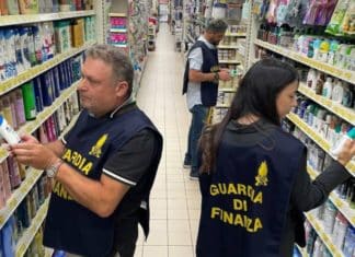 Lilial: la Finanza sequestra 5mila cosmetici con la sostanza tossica LILIAL