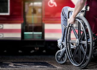 “Io, viaggiatore in sedia a rotelle, bloccato di notte alla stazione Termini perché a Milano non c’era l’assistenza” stazione disabili