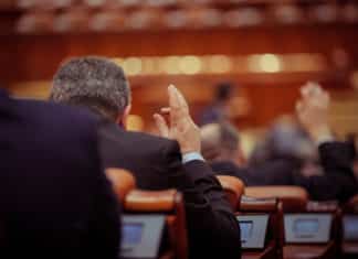 Pesticidi: schiaffo alle lobby dal Parlamento Ue. Ma la partita è ancora lunga PESTICIDI UE