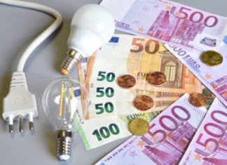 Via libera al decreto Bollette: 125 euro alle famiglie con Isee fino a 10mila euro. Consumatori: “Scontenta tutti” energia luce gas