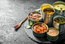Da oggi il bisfenolo è davvero fuori gioco? Cosa cambia (e cosa no) BISFENOLO A CONTENITORI ALIMENTARI