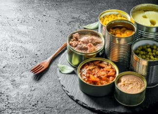 Da oggi il bisfenolo è davvero fuori gioco? Cosa cambia (e cosa no) BISFENOLO A CONTENITORI ALIMENTARI