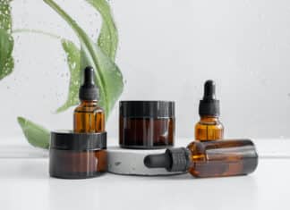 Faccia pulita, detergenti a base olio alla prova di laboratorio