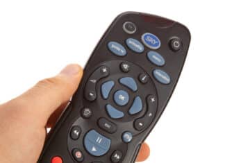 Le capriole tra l’italiano di Sky per aumentare le bollette agli utenti
