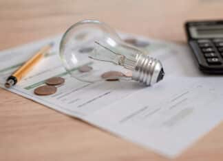 Elettricità: Arera pubblica le modalità per rientrare nel servizio a maggior tutela entro il 30 giugno luce elettricità