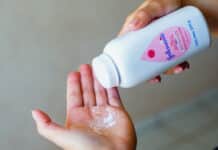 Cancro alle ovaie, Johnson & Johnson pagherà 6,5 miliardi per chiudere le cause Johnson & Johnson cancro