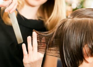 Capelli, quelli tagliati dal parrucchiere diventano una risorsa