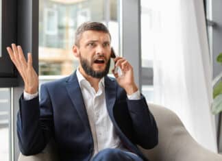 Telemarketing energia, così le aziende aggirano il divieto facendosi richiamare telemarketing